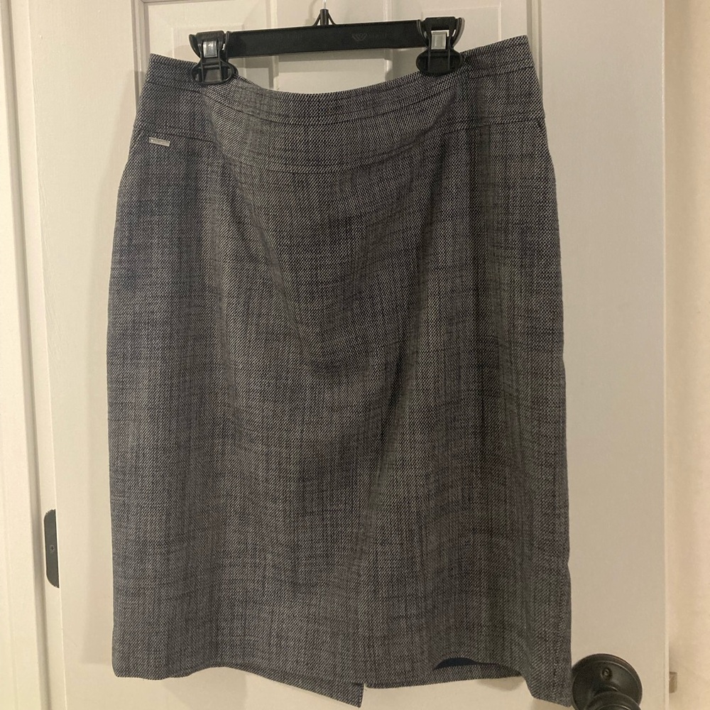 EUC White House black market pencil skirt